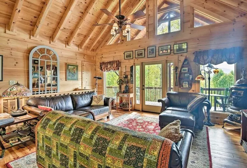 Cabin W/ Bbq + Games   Walk To Blue Ridge Parkway!