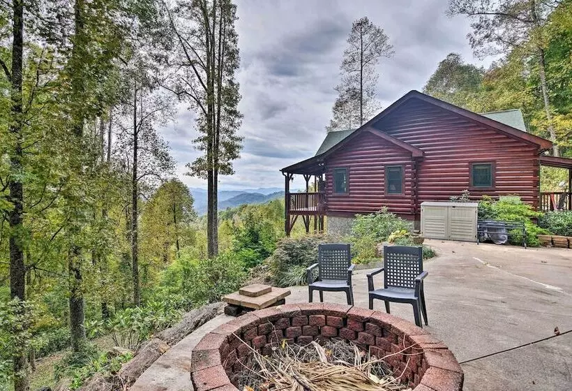 Cabin W/ Bbq + Games   Walk To Blue Ridge Parkway!