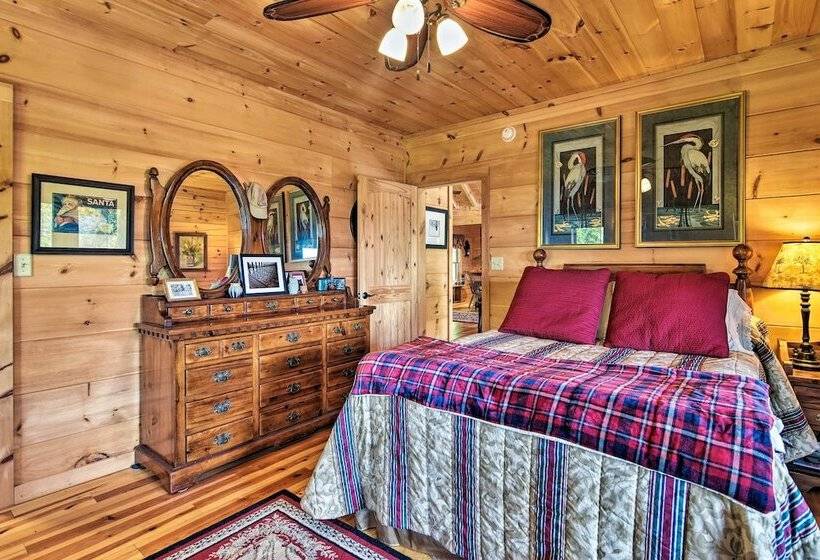 Cabin W/ Bbq + Games Walk To Blue Ridge Parkway!