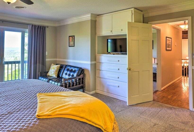 Charming Chattanooga Home W/ Downtown Views!