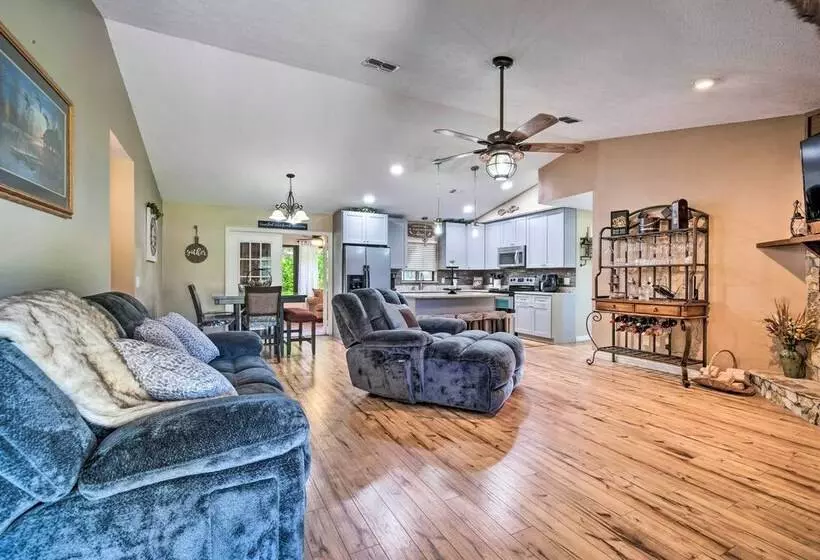 Charming Lake Panasoffkee Abode On 2 Acres!