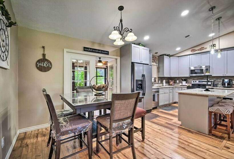 Charming Lake Panasoffkee Abode On 2 Acres!