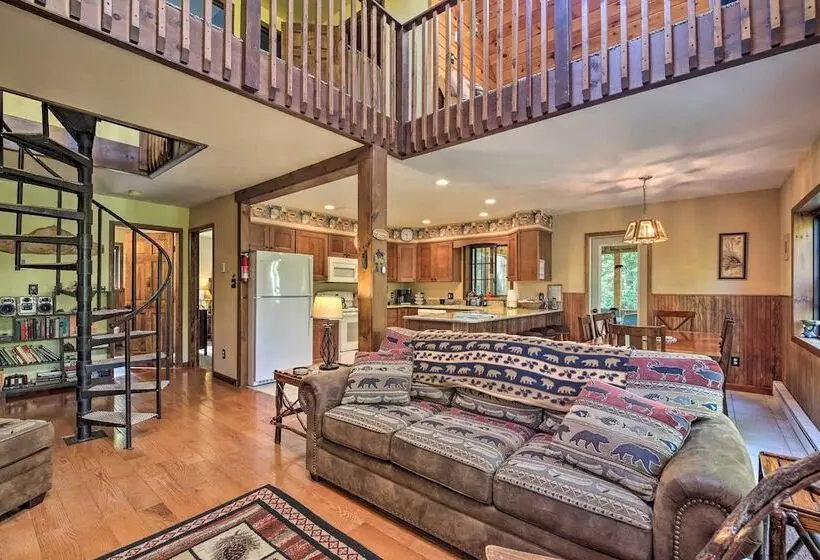 Lake Placid Chalet: Deck & Forest Views!