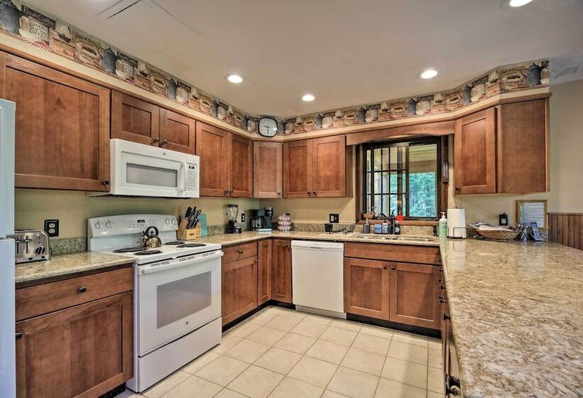 Lake Placid Chalet: Deck & Forest Views!