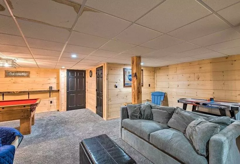 Charming Retreat ~ 1 Mi To Ossipee Lake Marina!