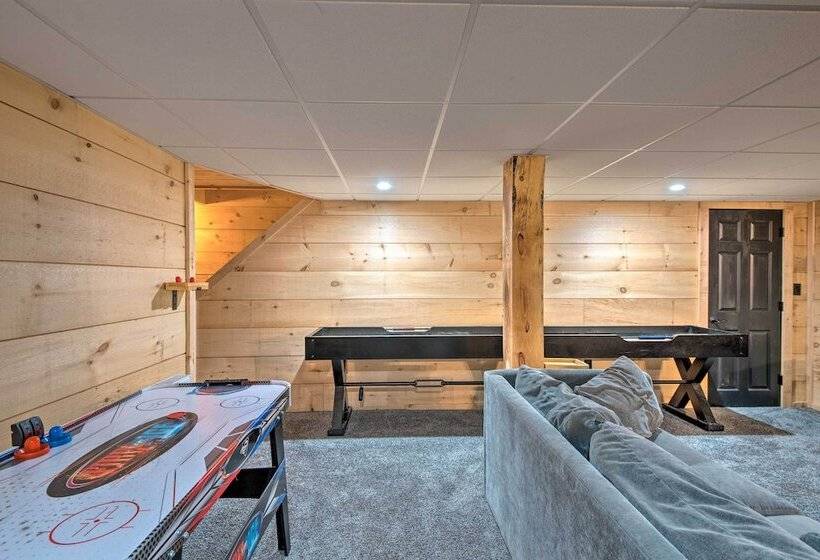 Charming Retreat ~ 1 Mi To Ossipee Lake Marina!