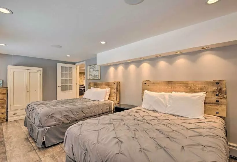 Charming Retreat ~ 1 Mi To Ossipee Lake Marina!