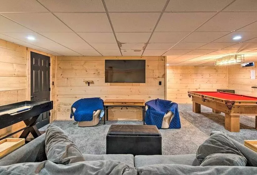 Charming Retreat ~ 1 Mi To Ossipee Lake Marina!