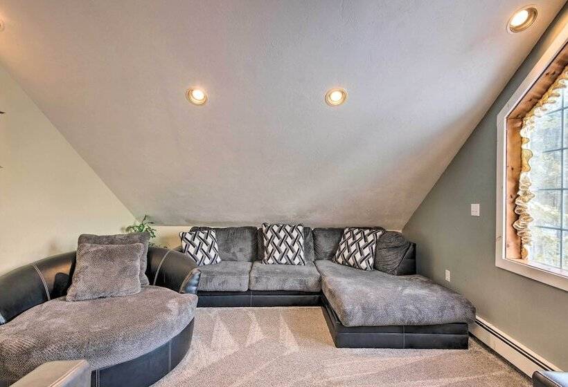 Charming Retreat ~ 1 Mi To Ossipee Lake Marina!