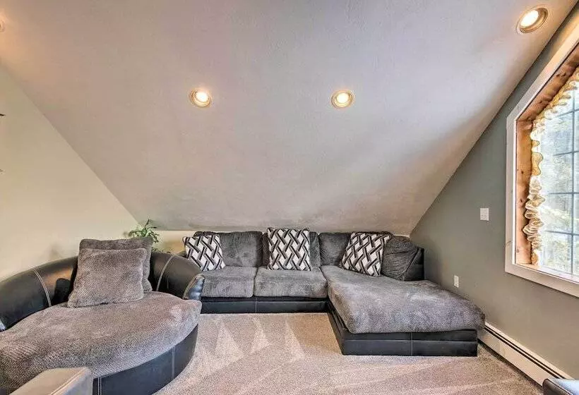 Charming Retreat ~ 1 Mi To Ossipee Lake Marina!