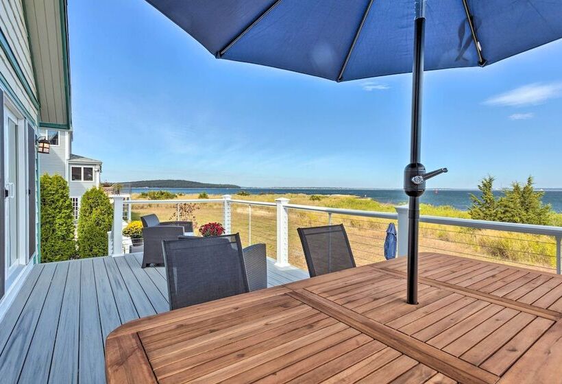 Coastal Portsmouth Home W/ Bay Access Near Newport