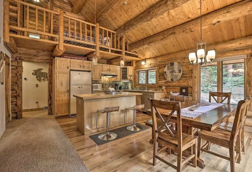 8 Mi To Gondola: Cozy Breckenridge Cabin W/ Deck!