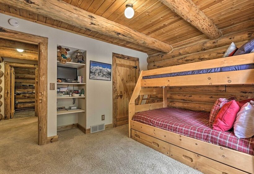 8 Mi To Gondola: Cozy Breckenridge Cabin W/ Deck!