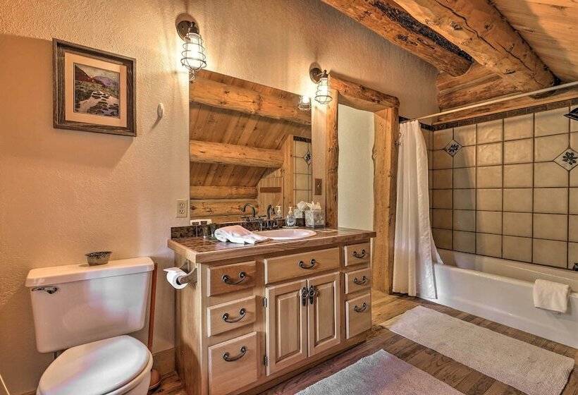 8 Mi To Gondola: Cozy Breckenridge Cabin W/ Deck!