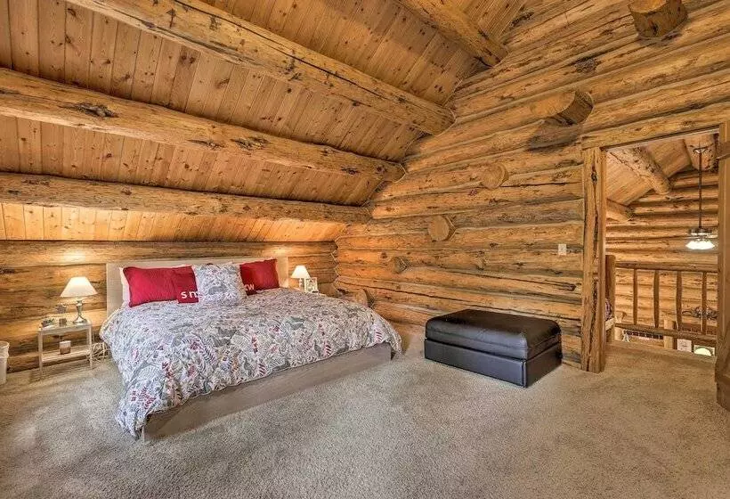 8 Mi To Gondola: Cozy Breckenridge Cabin W/ Deck!