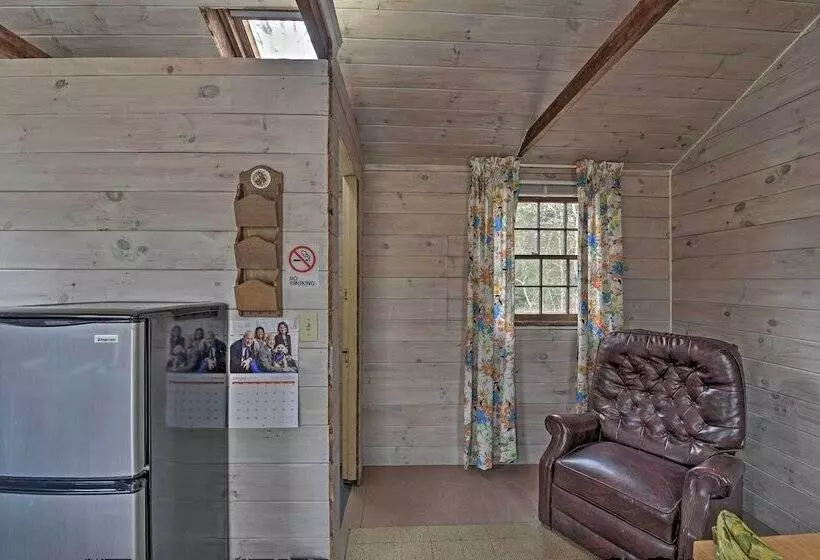 Cozy Vineyard Haven Cottage < 1 Mi To Beach!