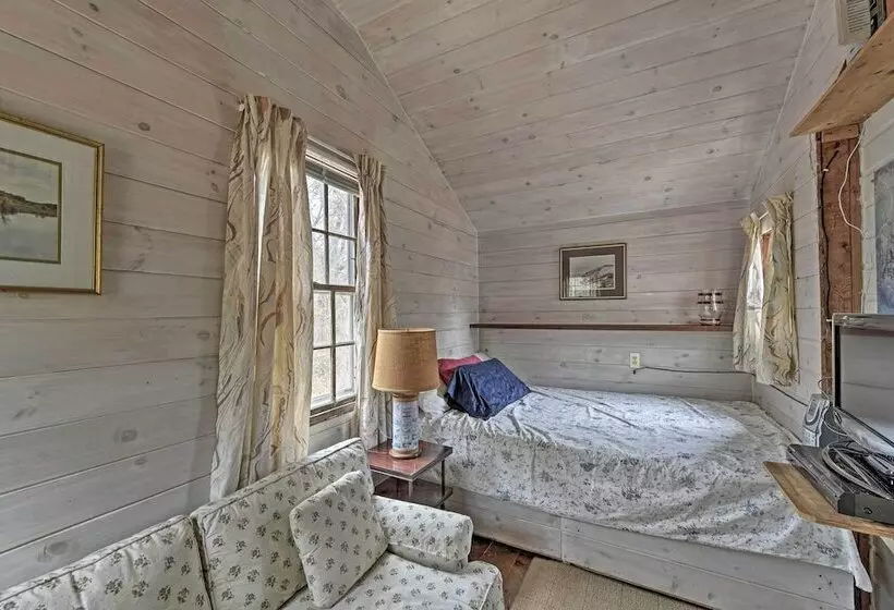 Cozy Vineyard Haven Cottage < 1 Mi To Beach!