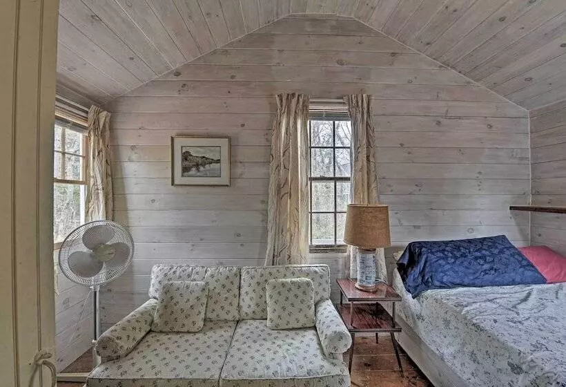 Cozy Vineyard Haven Cottage < 1 Mi To Beach!