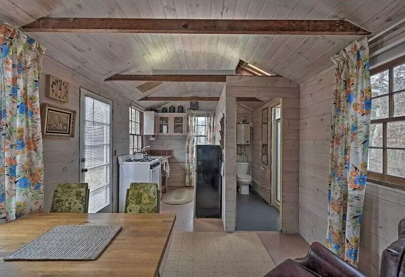 Cozy Vineyard Haven Cottage < 1 Mi To Beach!