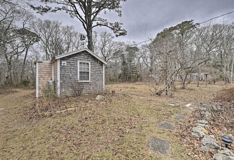 Cozy Vineyard Haven Cottage < 1 Mi To Beach!