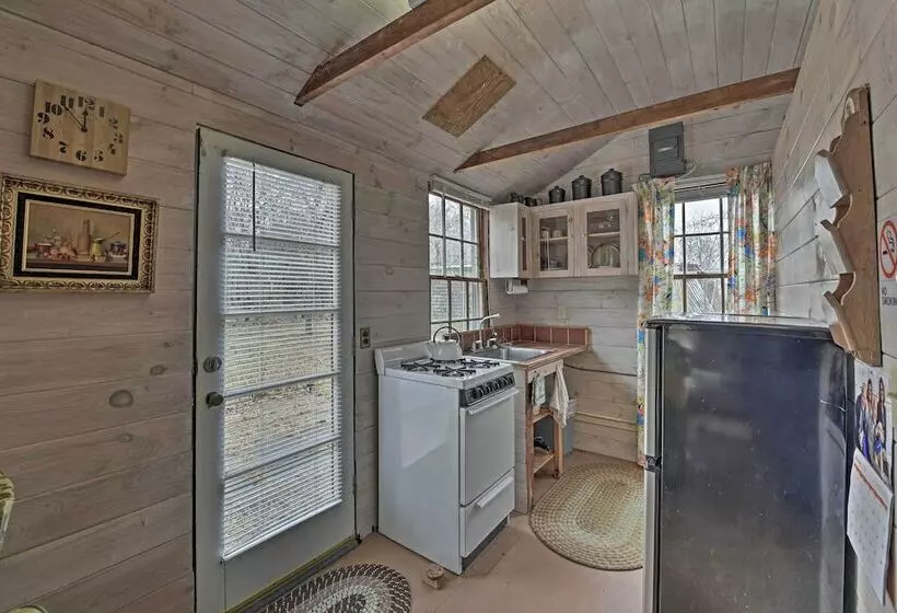 Cozy Vineyard Haven Cottage < 1 Mi To Beach!