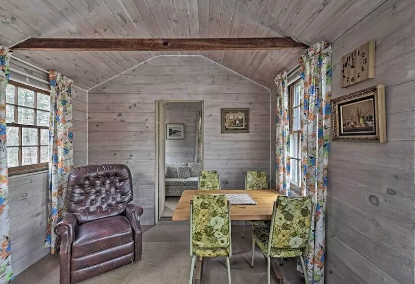 Cozy Vineyard Haven Cottage < 1 Mi To Beach!