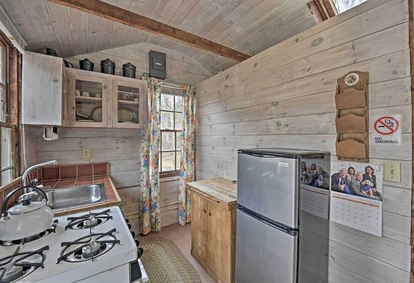 Cozy Vineyard Haven Cottage < 1 Mi To Beach!