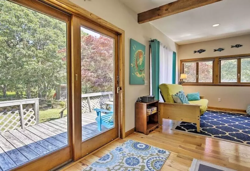 Coastal Cottage: Walk To Chipman S Cove!