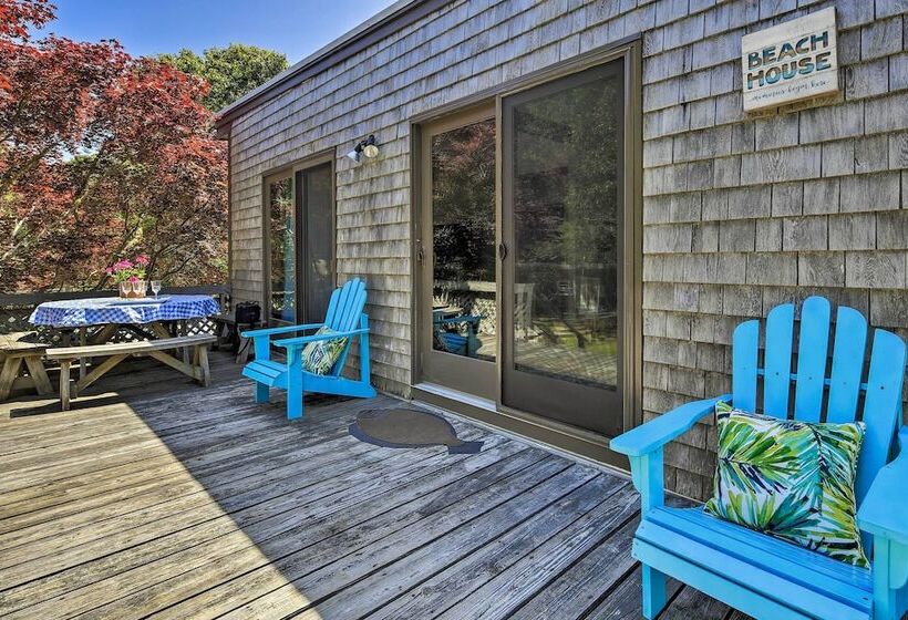 Coastal Cottage: Walk To Chipman S Cove!