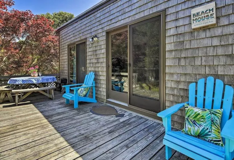Coastal Cottage: Walk To Chipman S Cove!