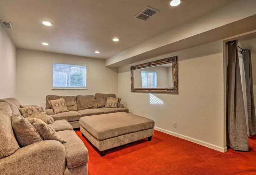 Duke & Daisy Mae S Hideaway   10 Mi To Denver!