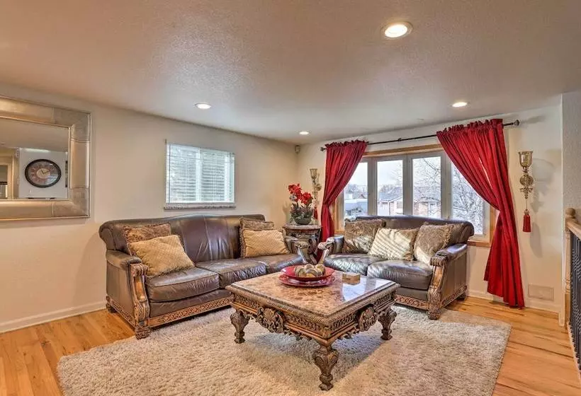 Duke & Daisy Mae S Hideaway   10 Mi To Denver!