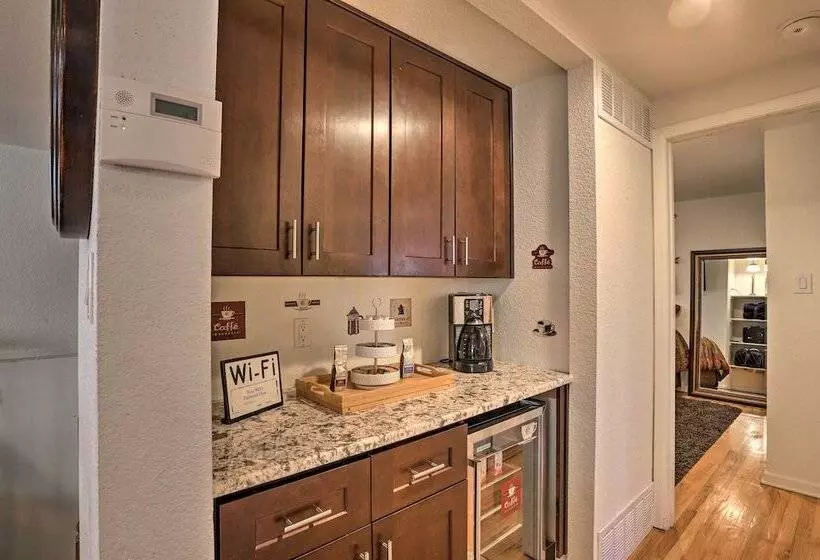 Duke & Daisy Mae S Hideaway   10 Mi To Denver!