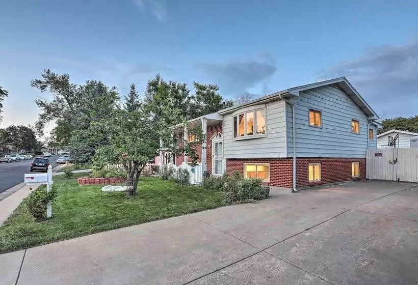 Duke & Daisy Mae S Hideaway   10 Mi To Denver!