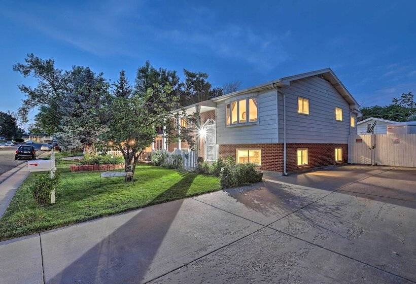 Duke & Daisy Mae S Hideaway   10 Mi To Denver!