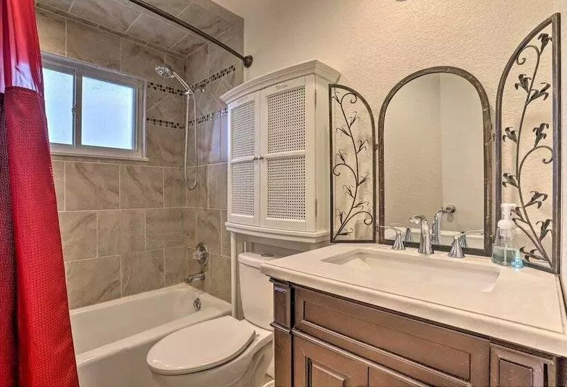 Duke & Daisy Mae S Hideaway   10 Mi To Denver!