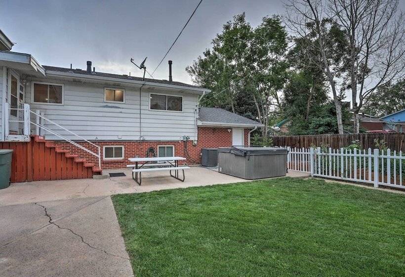 Duke & Daisy Mae S Hideaway   10 Mi To Denver!