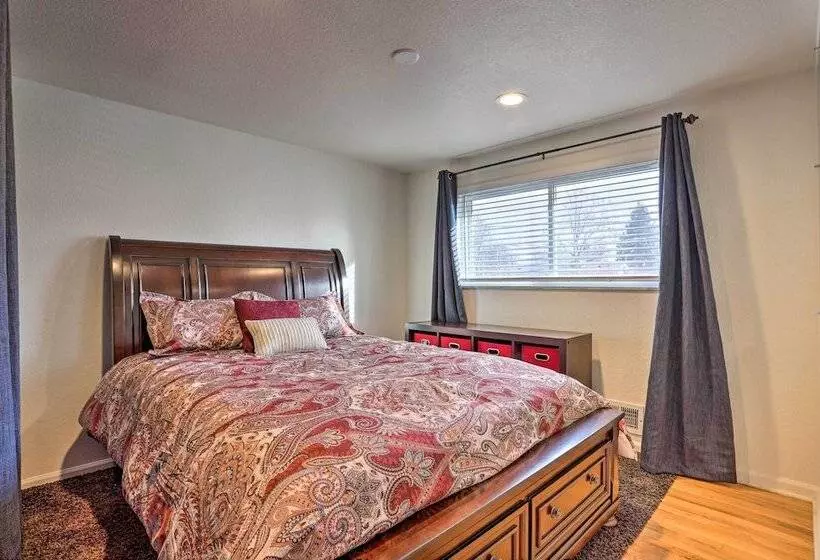 Duke & Daisy Mae S Hideaway   10 Mi To Denver!