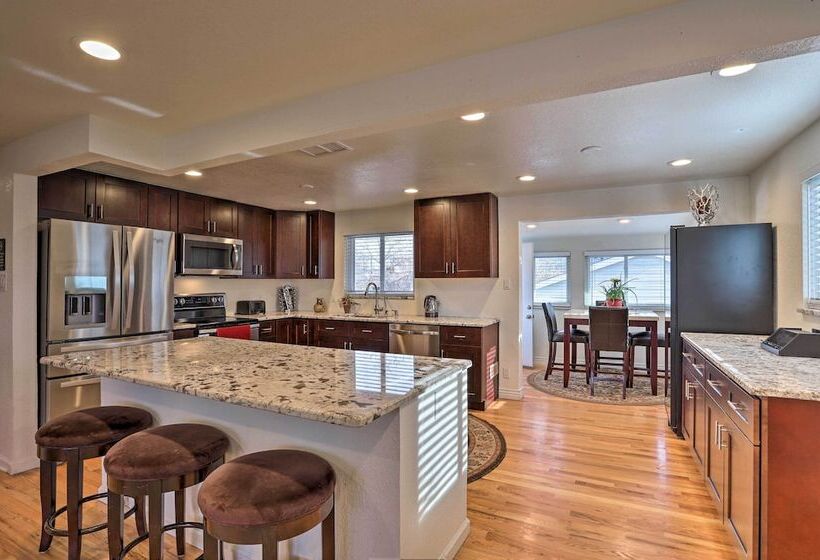 Duke & Daisy Mae S Hideaway   10 Mi To Denver!