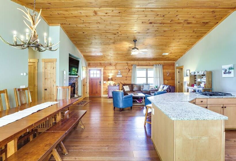 Family Cabin W/ Private Hot Tub & Views In Boone!