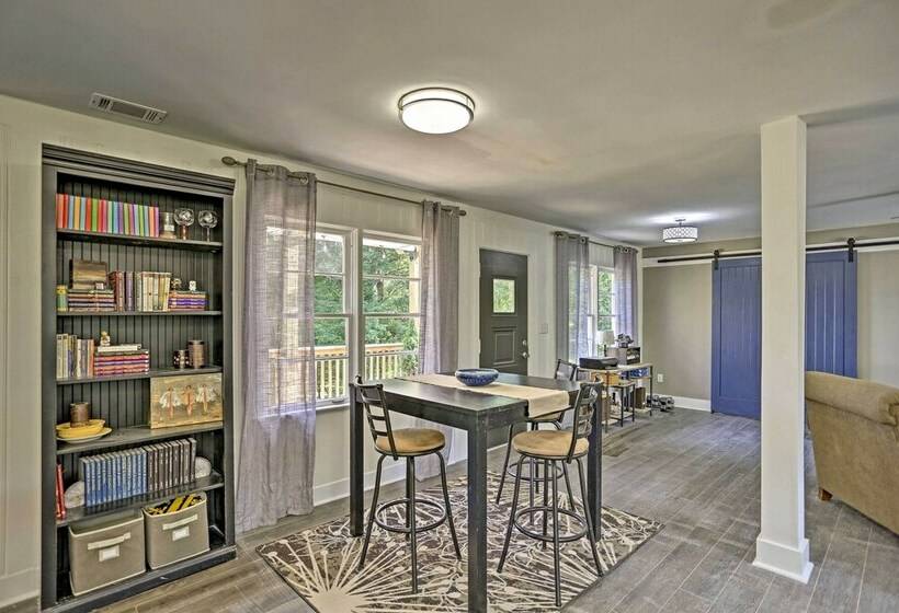 Family Friendly Escape ~ 6 Mi To City Center!