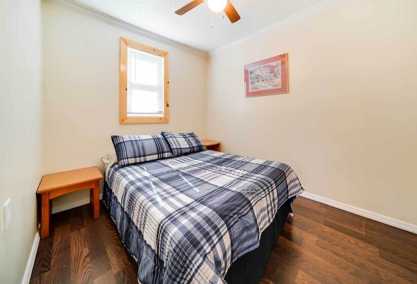 Geneva Cottage W/ Patio Walk To Park, Lake Erie!