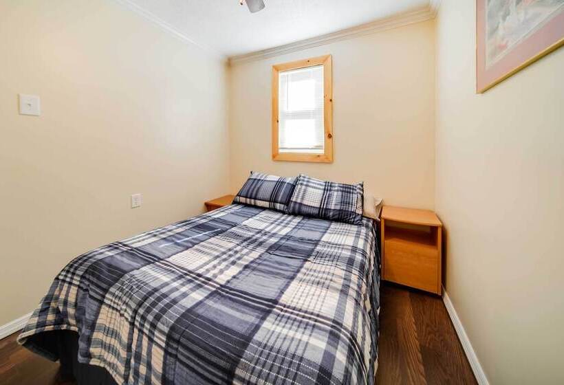 Geneva Cottage W/ Patio Walk To Park, Lake Erie!