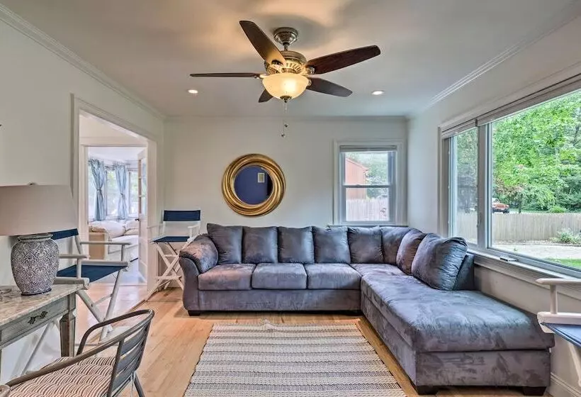 Hamptons Bay Home On Shinnecock Bay W/ Yard!