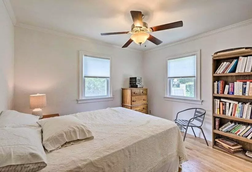 Hamptons Bay Home On Shinnecock Bay W/ Yard!