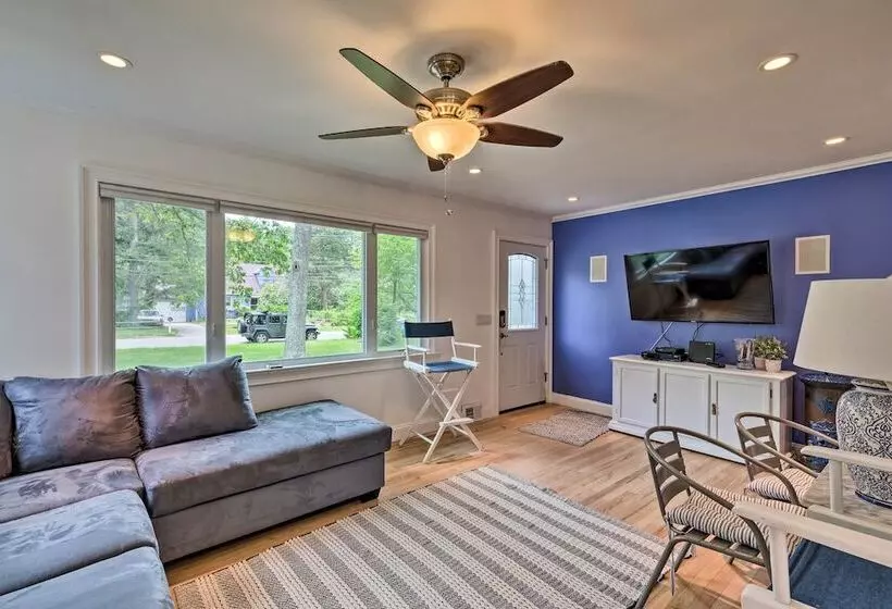 Hamptons Bay Home On Shinnecock Bay W/ Yard!