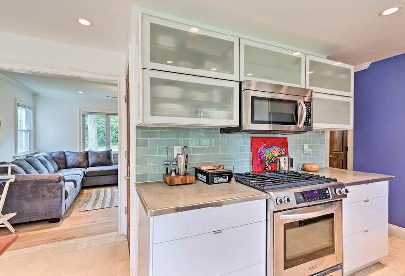 Hamptons Bay Home On Shinnecock Bay W/ Yard!