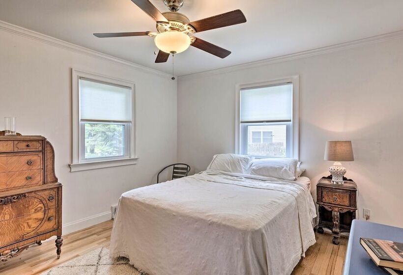 Hamptons Bay Home On Shinnecock Bay W/ Yard!