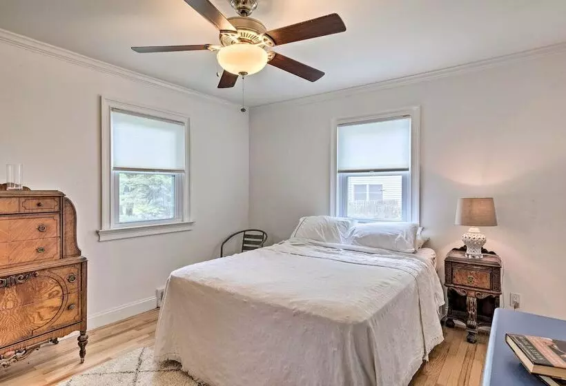 Hamptons Bay Home On Shinnecock Bay W/ Yard!