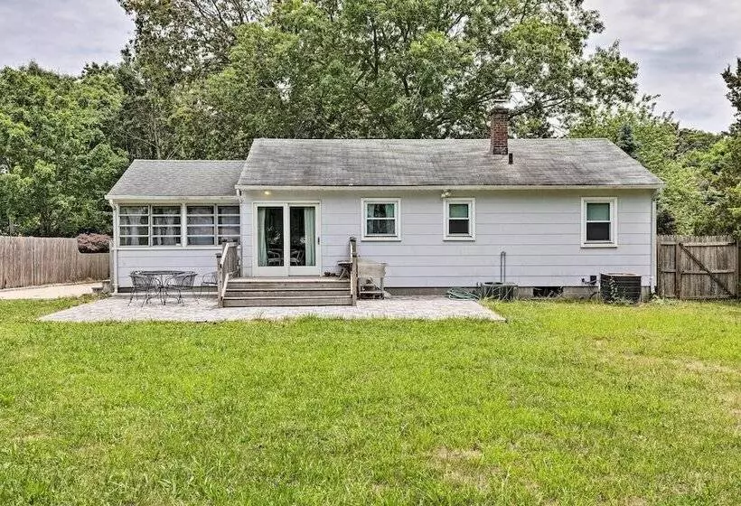 Hamptons Bay Home On Shinnecock Bay W/ Yard!